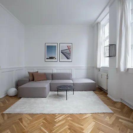 Apartment Beautiful 2-bed In Location *